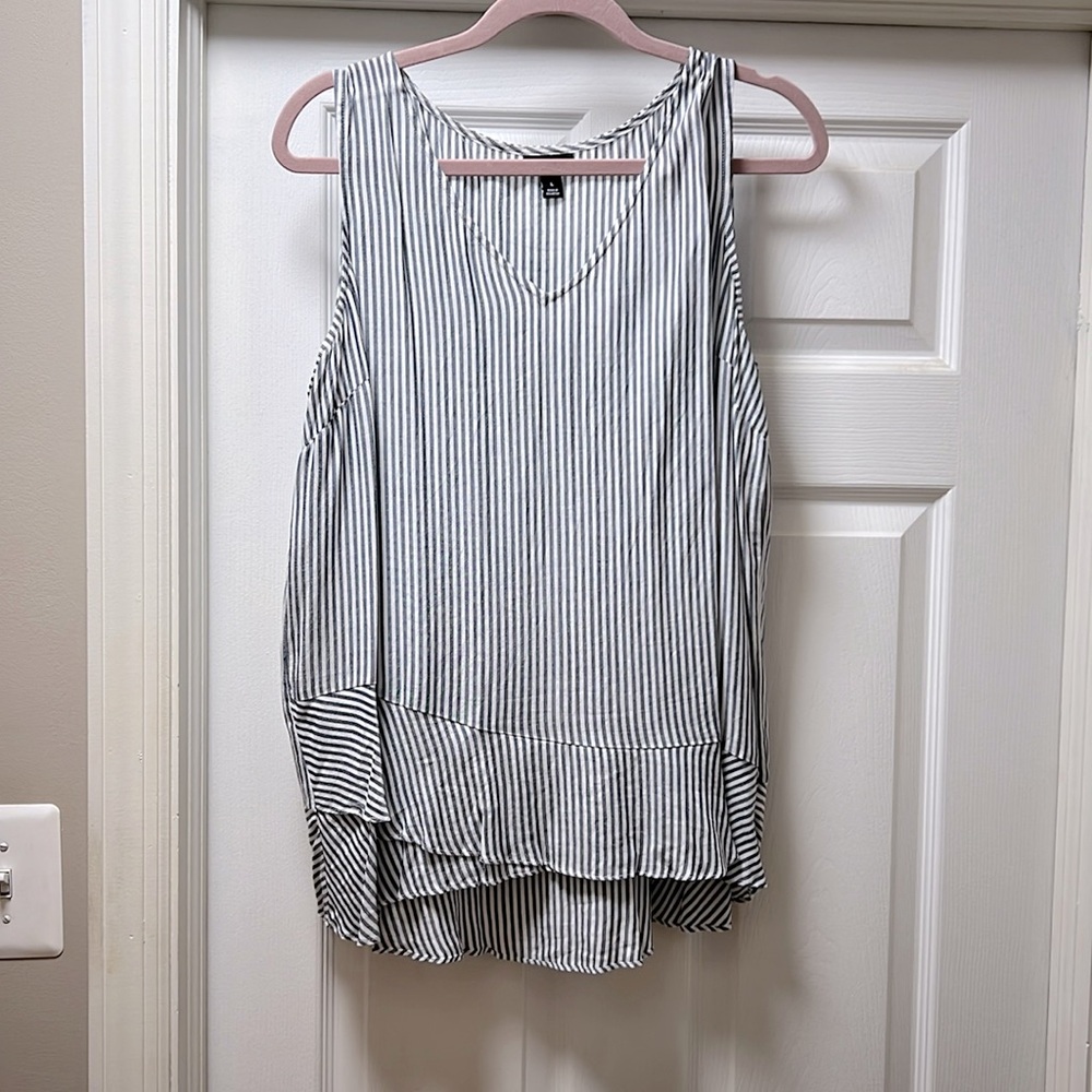 grey/white striped tank